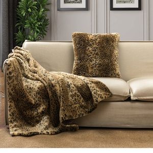 Leopard Decorative Pillow